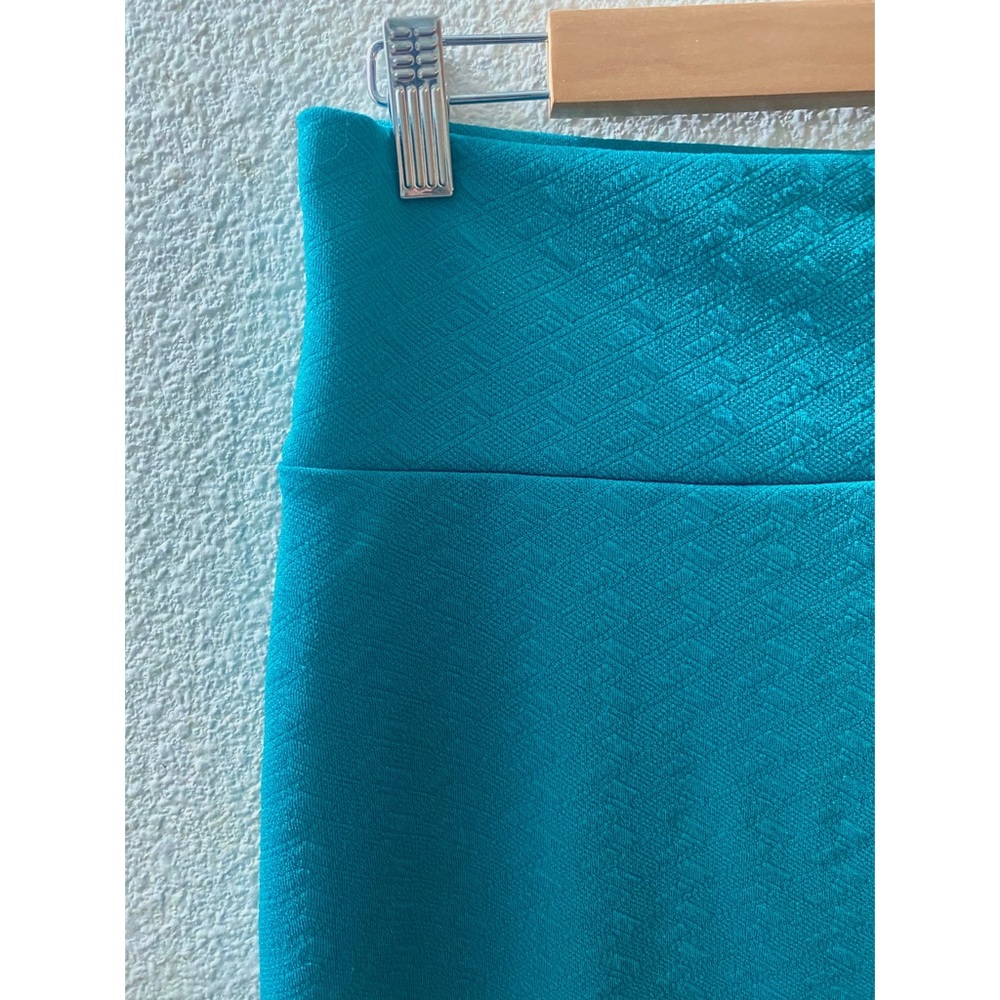 Fitted Women’s Skirt